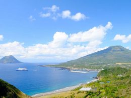 大型客船で行く！海・山・温泉がそろう南国ムードの島で、のんびり過ごす家族の夏休みにぴったり。